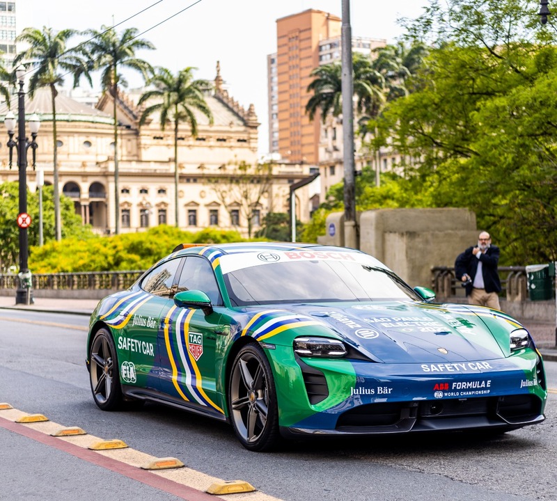 Enel Brasil promove transição energética durante corrida de carros